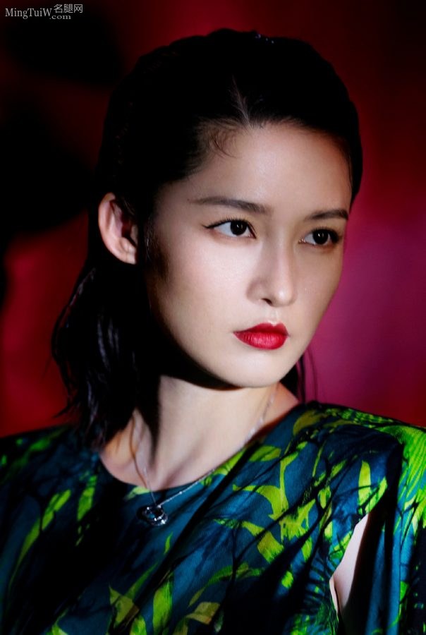 李沁质感写真大片玉足精致(2/2)