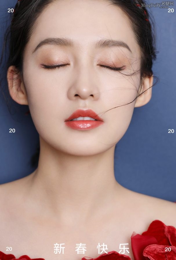李沁一袭红色修身长裙身材曲线动人(5/7)