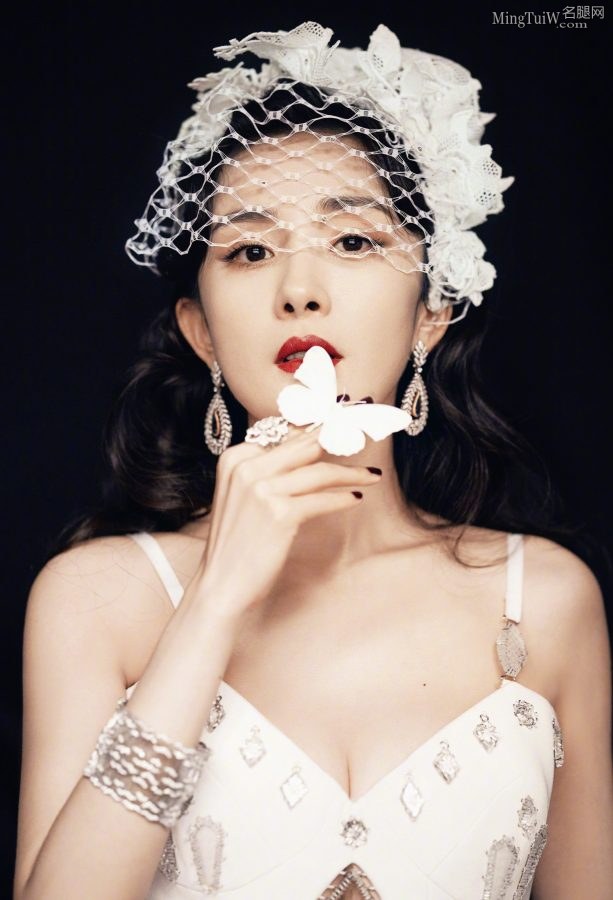 今晚最美的新娘杨幂无暇美腿(7/37)