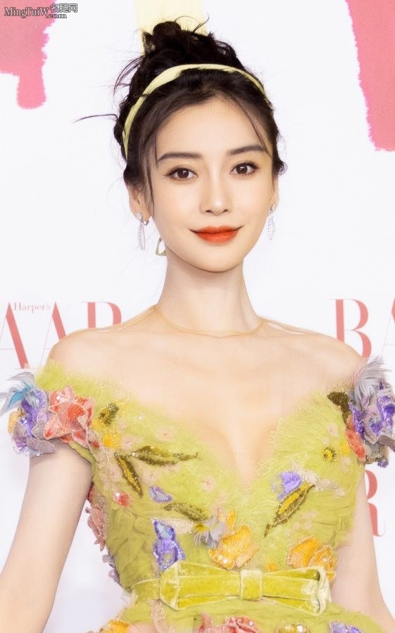 绿野仙踪杨女神Angelababy穿深V雕花裙颜值爆表(12/25)