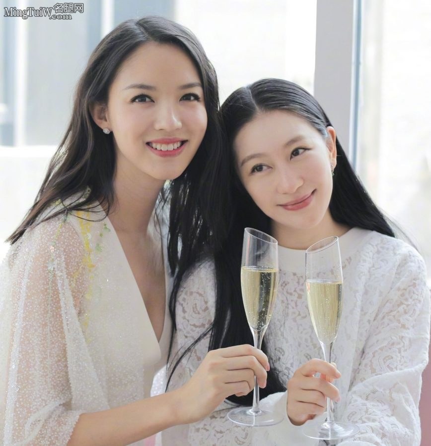 张梓琳和兰玉好姐妹玉腿+皮裤(2/5)