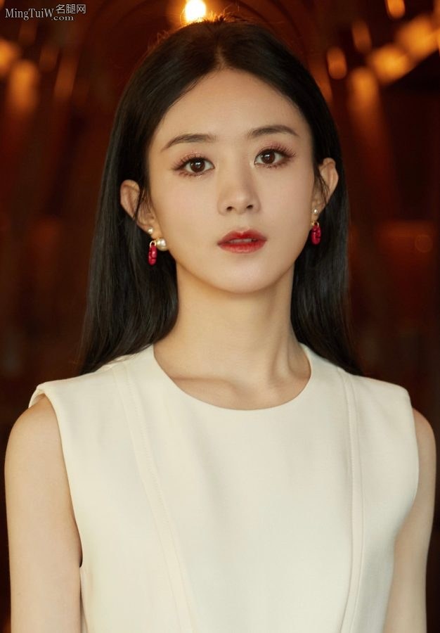 明星美女赵丽颖红唇艳丽玉腿纤细(2/3)