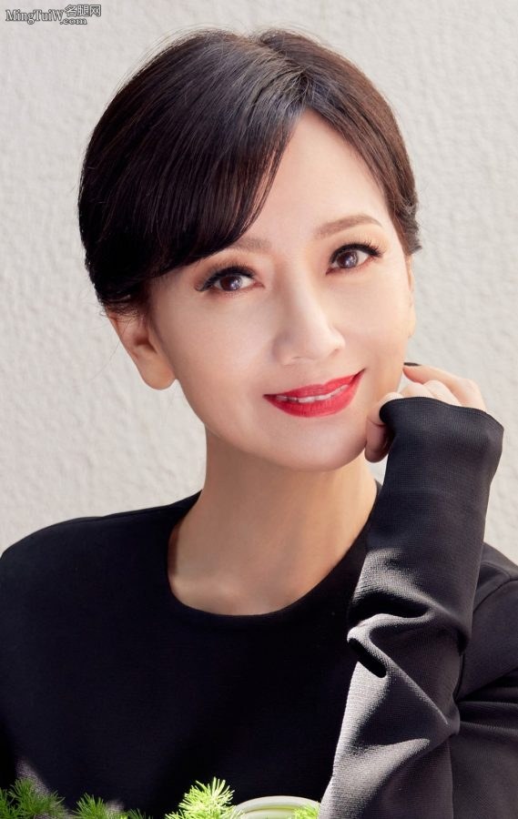 Zhao Yazhi is a beautiful woman with exquisite charm(2/3)