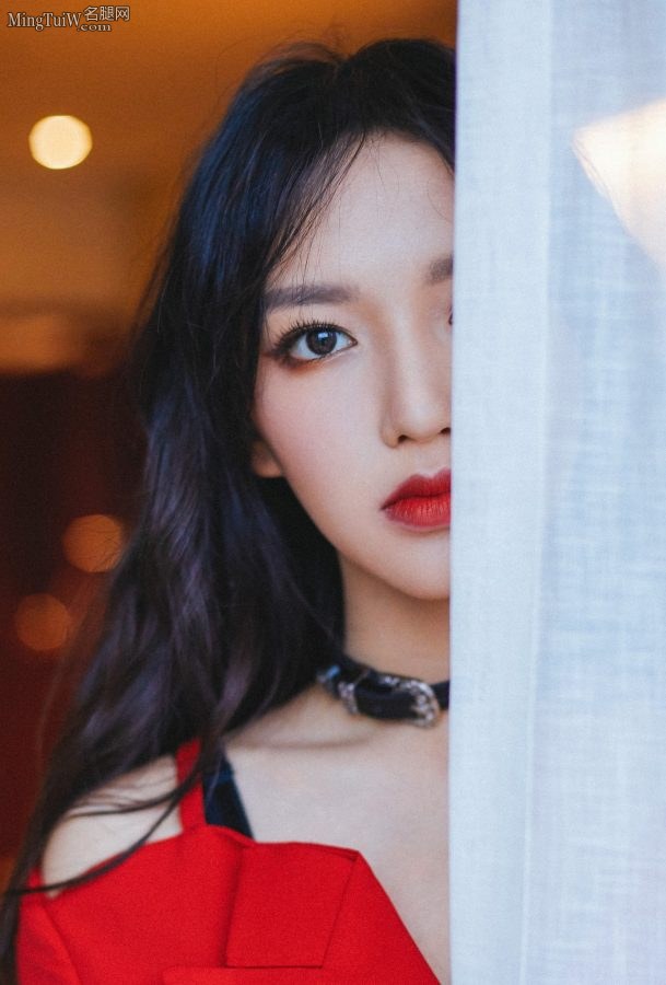 宇宙少女程潇红短裤长靴美大腿(2/2)