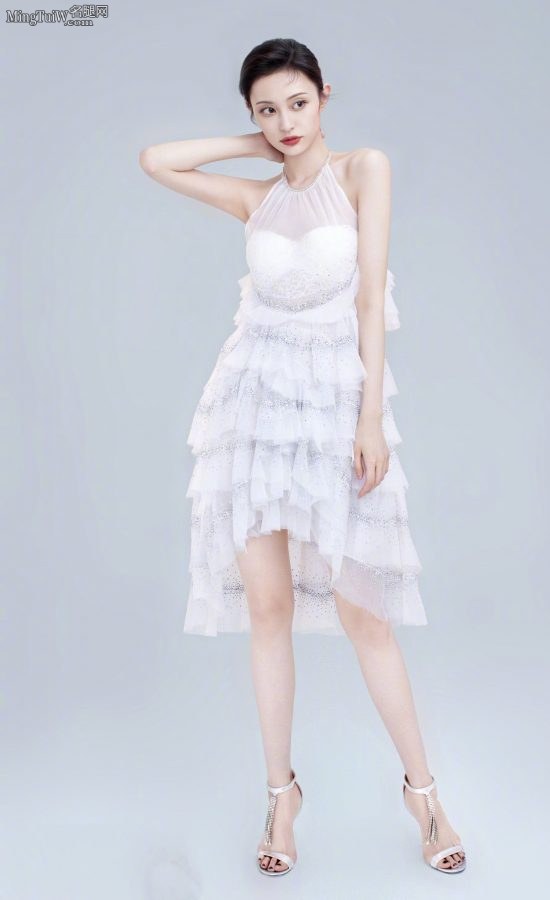 盖玥希、李媛、朱珠三美一起登上瑞丽杂志封面窜红裙秀美腿(3/6)