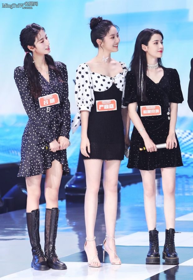 吕妍、严尚嘉、哈妮克孜三位小姐姐纤细的美腿（第2张/共4张）