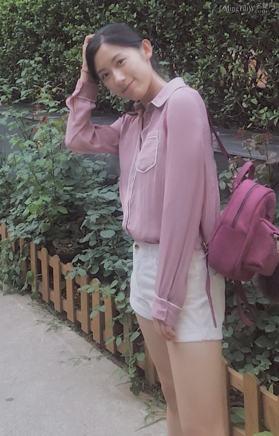 哈佛女生孙雨朦白热裤美腿(3/3)
