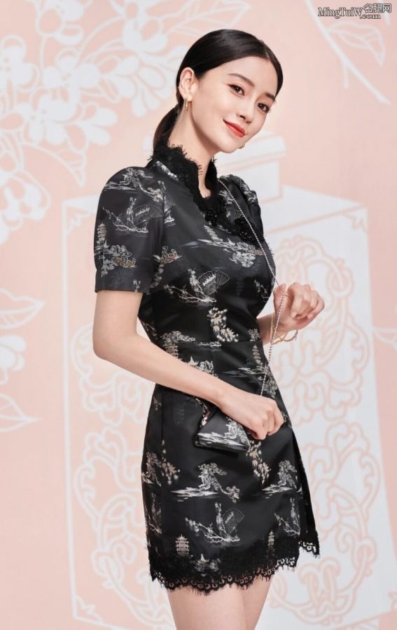 杨颖Angelababy穿短旗袍细腿笔直(2/3)