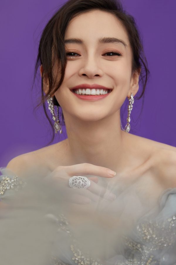 看Angelababy的玉沟和美背真的好幸福(3/7)