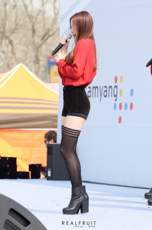 EXID小姐姐们舞台性感热舞，穿黑丝筒袜的尤其突出(11/24)