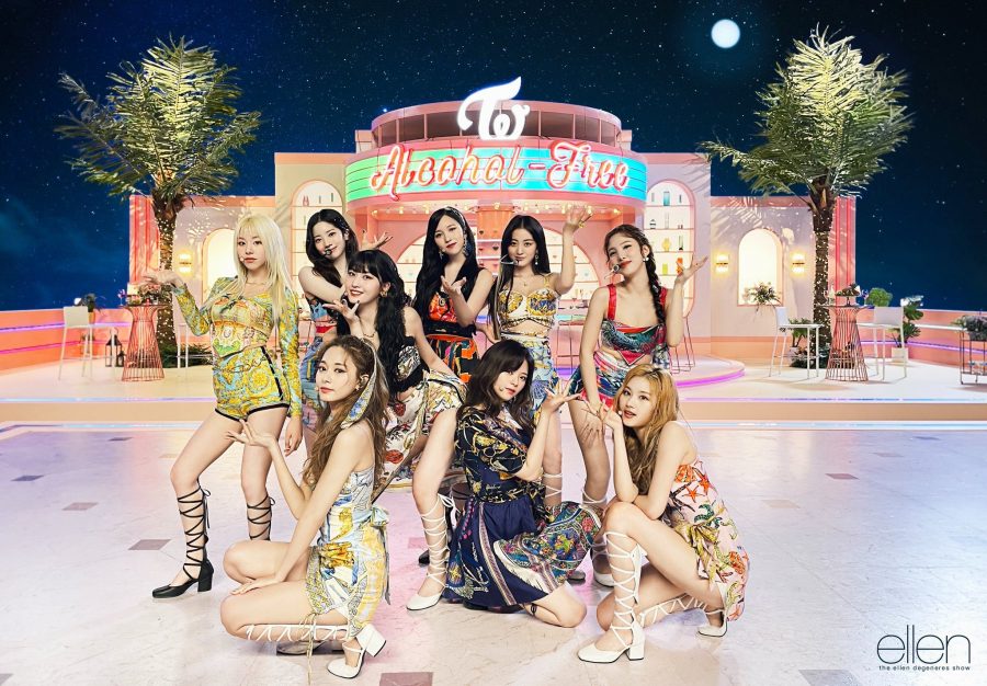 韩国女子组合TWICE众小姐姐们美腿凉高跟宣传专辑《Taste of love》（第10张/共11张）