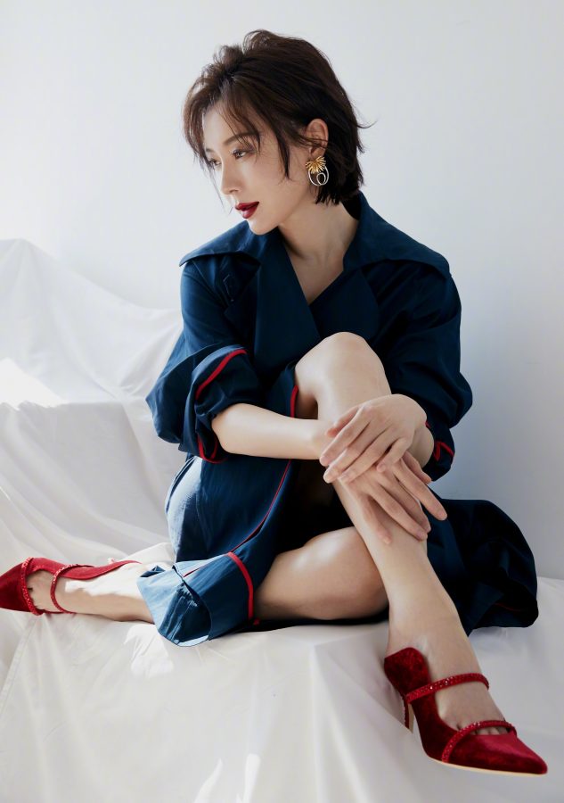 气质御姐陈数玉腿高级感写真(1/6)