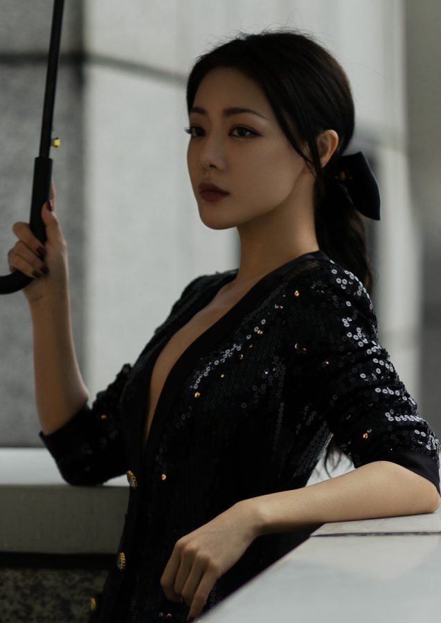 Deng Jiajia's beautiful legs and feet are wearing Stuart Weitzman brand cool high heels(8/12)