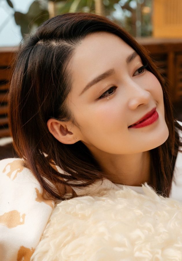 李沁白皙美腿居家写真照(6/6)