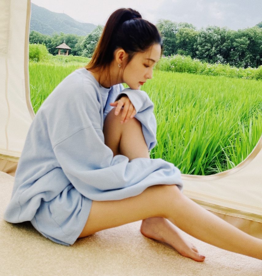 舒服清秀的美女李沁爱秀美长腿(3/4)