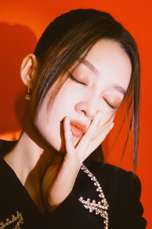 女明星李沁细长的玉腿这发型爱了(7/7)