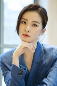 刘诗诗脚穿白色尖头高跟代言活动气质优雅纯净