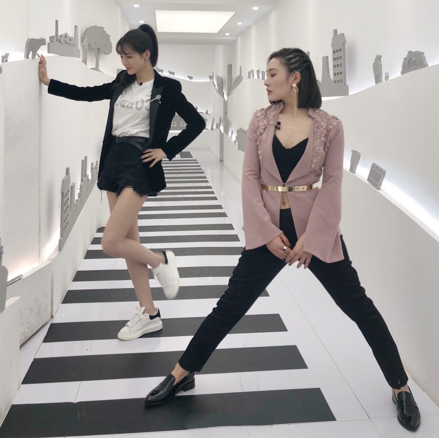 美女主持人沈梦辰牛仔短裤美腿无赘肉(5/6)