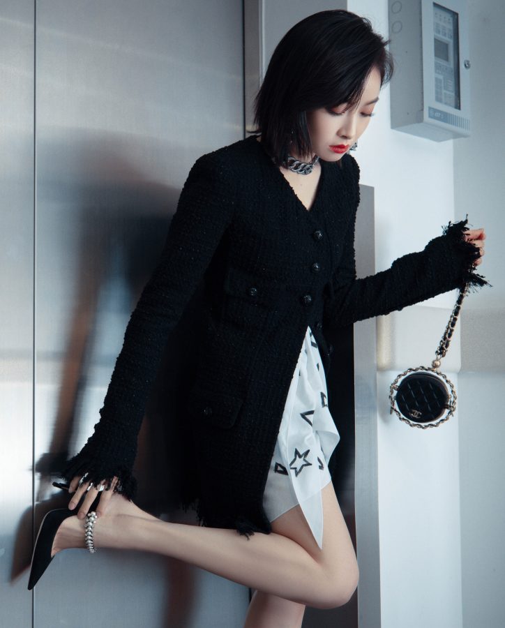宋茜精致美腿穿尖头高跟出席ELLE风尚大典(6/7)