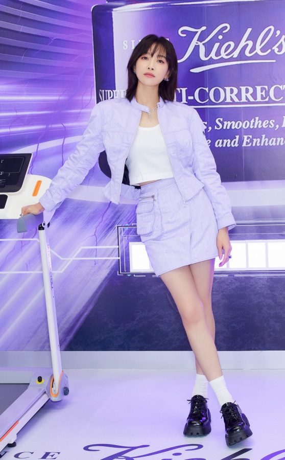 Song Qian, the star with purple legs and beautiful legs, is full of energy to endorse cosmetics(11/12)