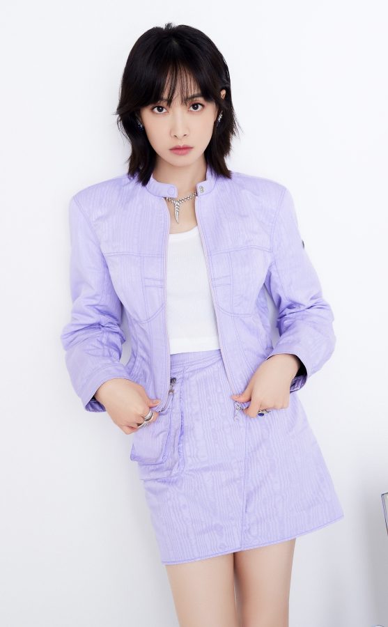 紫色系美腿明星宋茜代言化妆品元气满满(6/12)