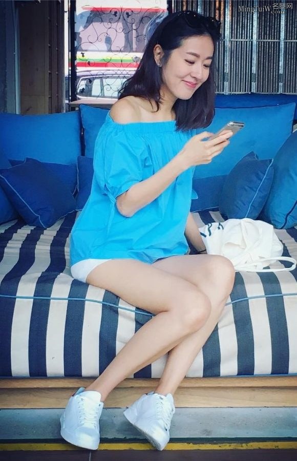 女演员唐诗咏白短裤白大腿太舒服了(1/2)