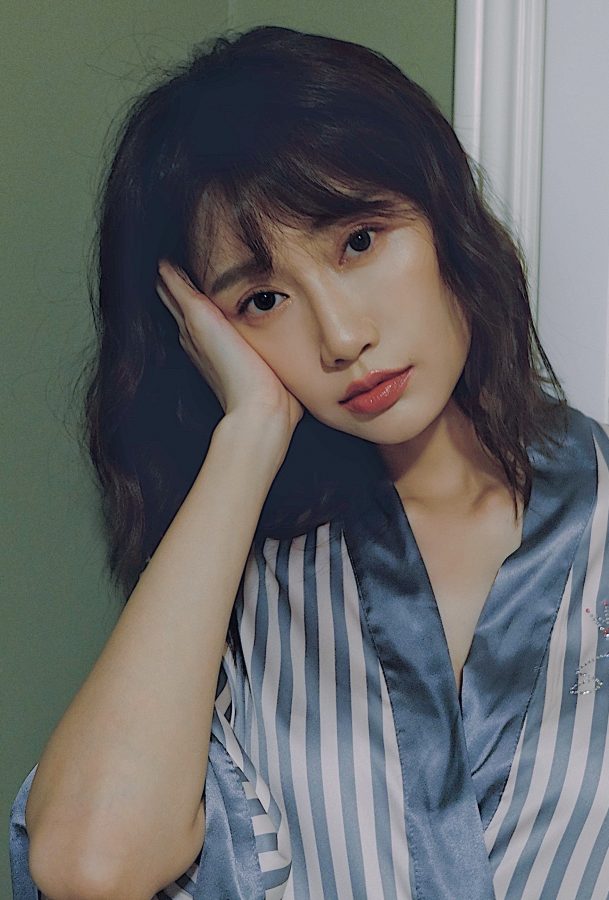 李斯羽的美腿玉足角度不错(2/2)