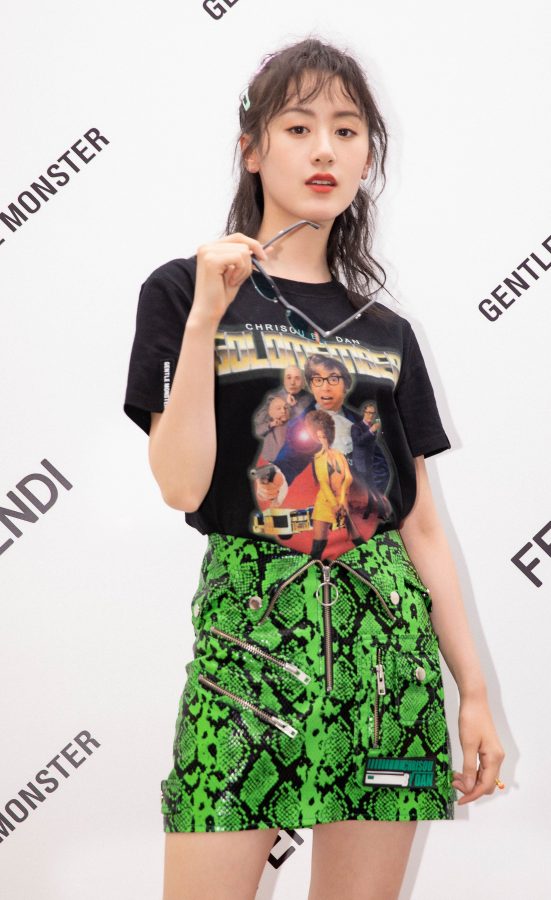 魅力小姐姐袁冰妍超短裙美腿活动图(2/4)