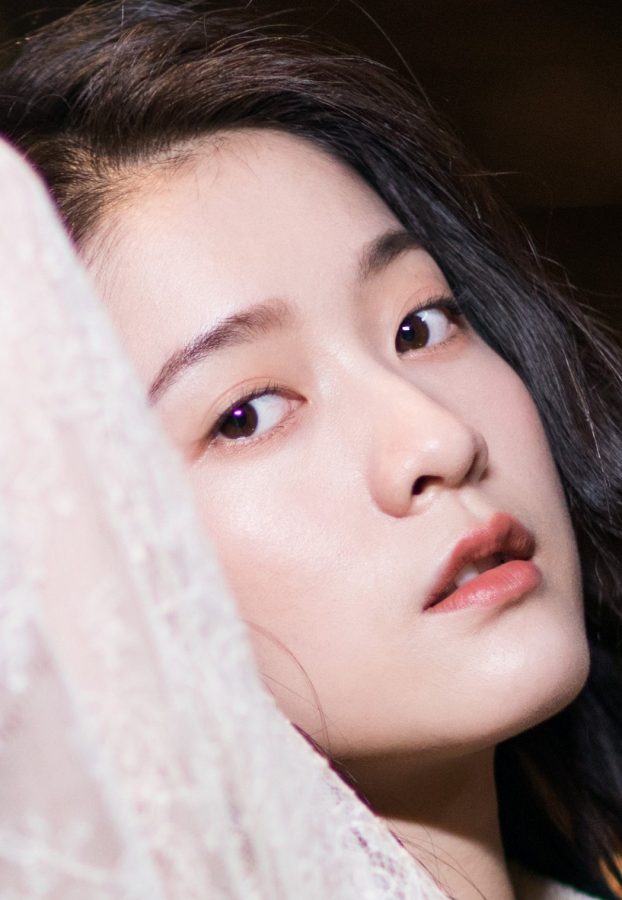 张雪迎超短裙长腿小妹子太美(4/4)