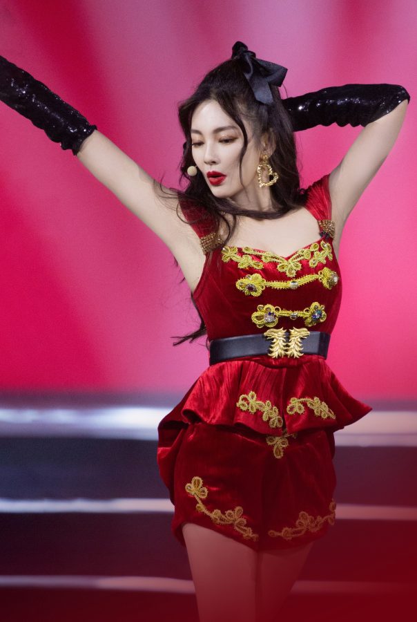 Sister Lang Zhang Yuqi has a beautiful temperament and two long legs that attract attention(4/4)
