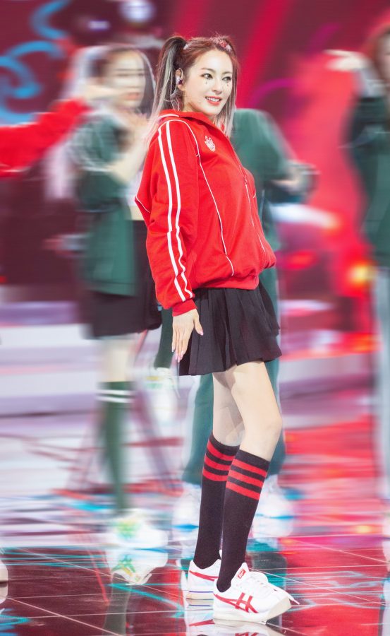 张雨绮美腿穿运动袜青春无敌(3/4)