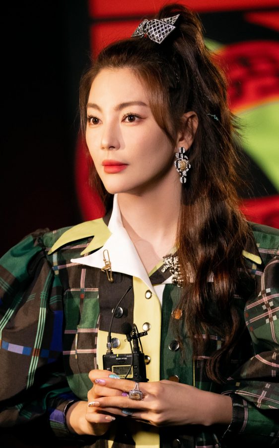 张雨绮美腿玉足可爱少女风讲脱口秀(4/6)