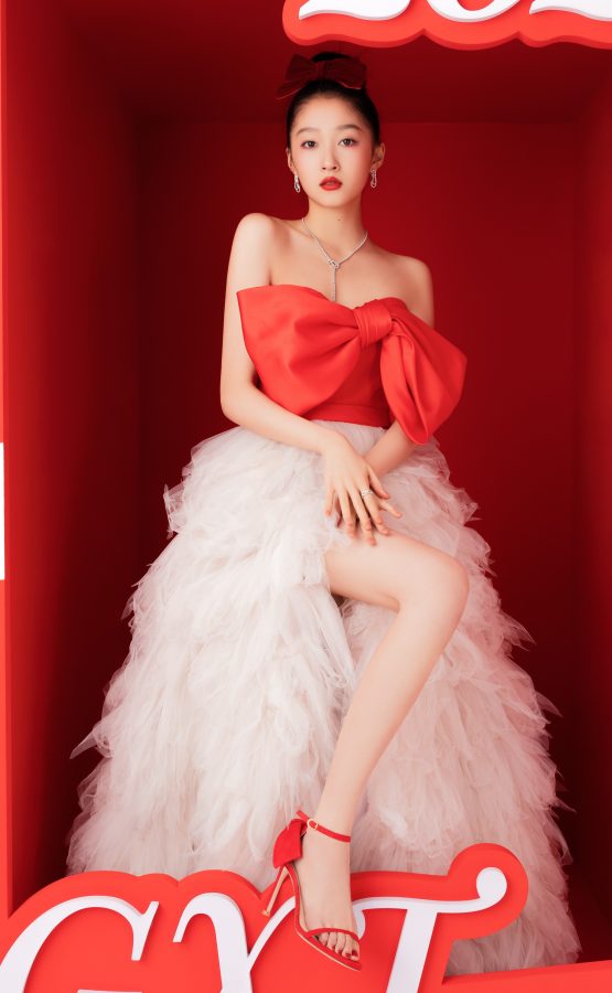 白腿玉足关晓彤绝美可爱(2/6)