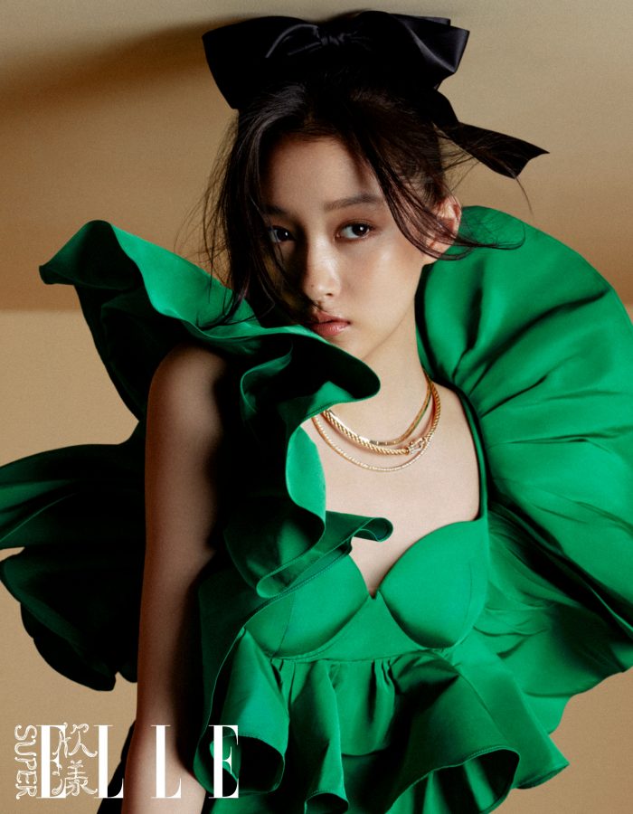 关晓彤《ELLE》时尚杂志多套衣服展示美腿好身材(10/10)
