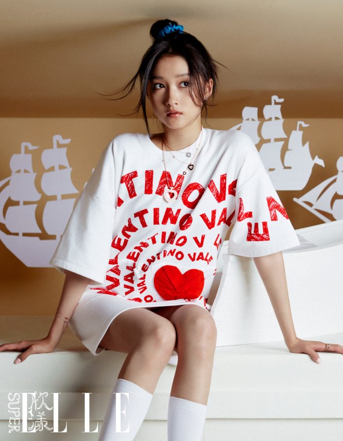 关晓彤《ELLE》时尚杂志多套衣服展示美腿好身材(4/10)