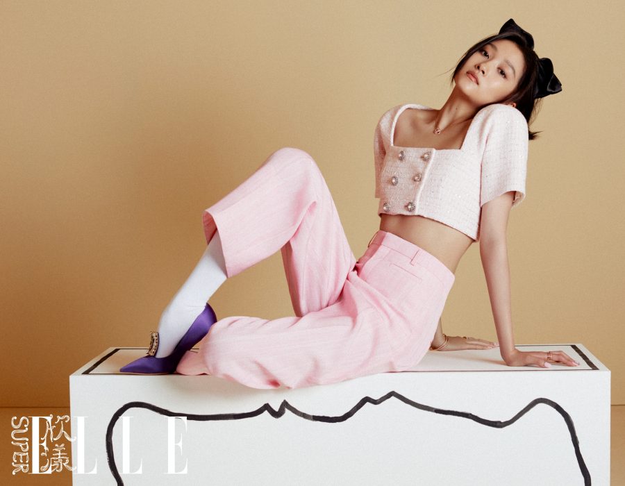 关晓彤《ELLE》时尚杂志多套衣服展示美腿好身材(7/10)