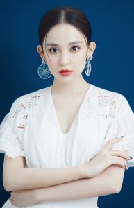 女明星古力娜扎白裙美腿小姐姐太靓了（第2张/共6张）