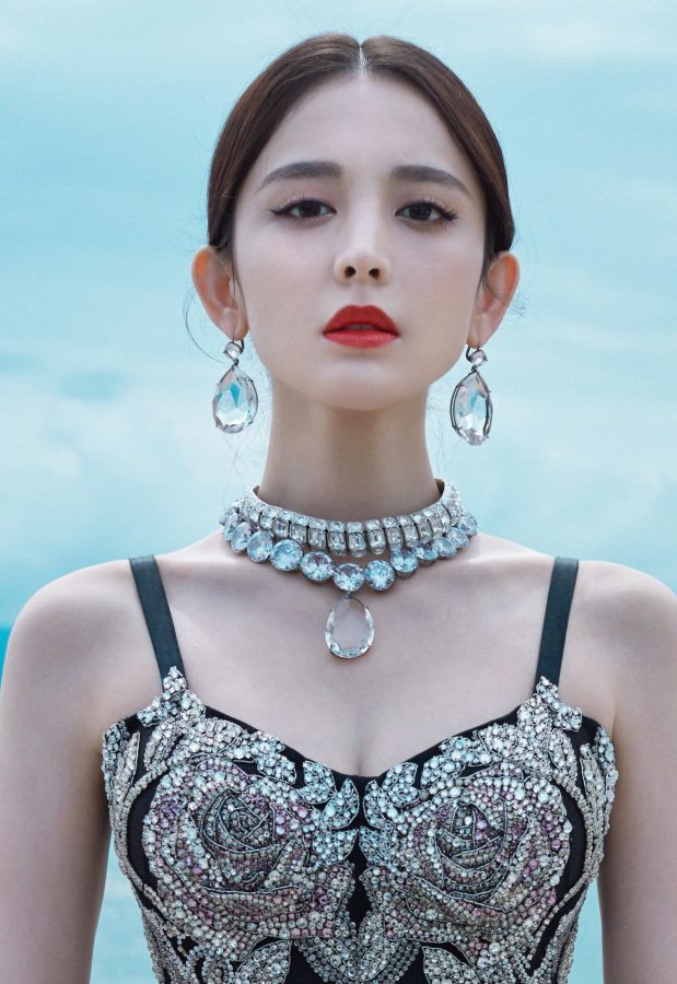古力娜扎穿透视裙秀美腿走红毯惊艳(12/17)