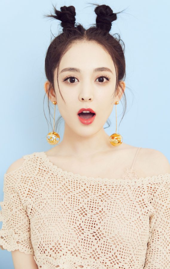 古力娜扎穿牛仔裙美腿踩性感高跟这个小龙人太好看了(5/7)