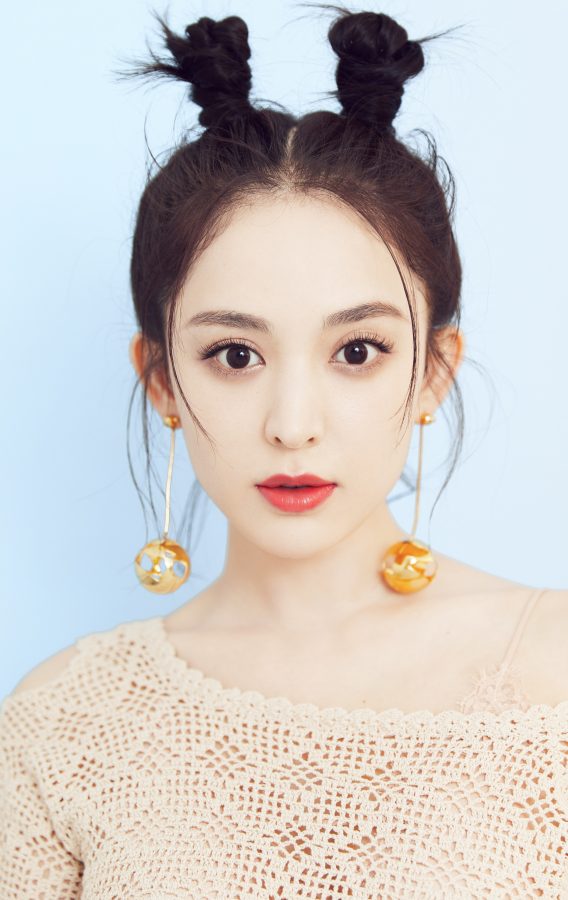 古力娜扎穿牛仔裙美腿踩性感高跟这个小龙人太好看了(6/7)