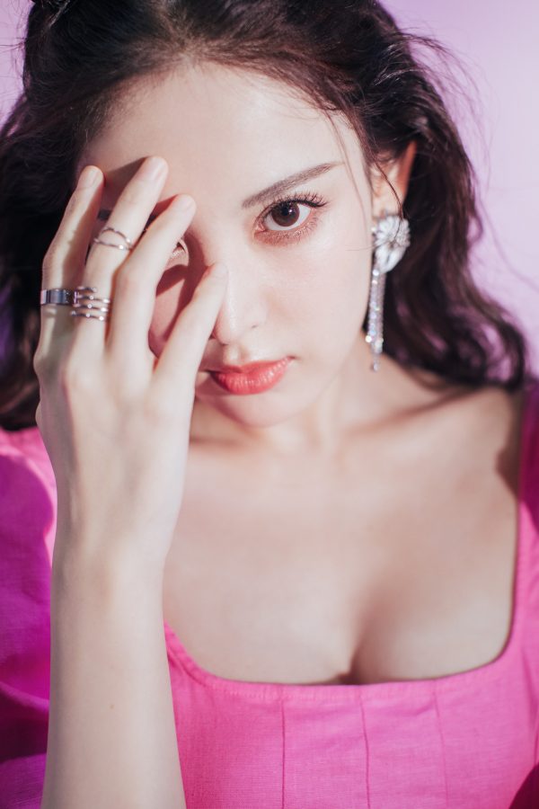 甜美动人的美女古力娜扎有胸有颜(4/6)