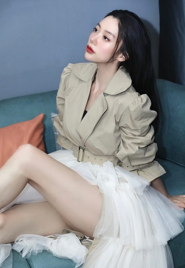 Clara Lee Li Chengmin's fair and beautiful thighs(3/4)