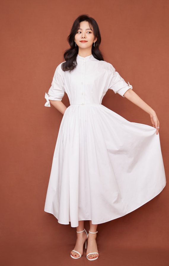Pure and good-looking girl Tan Songyun has beautiful feet and red nails(2/4)
