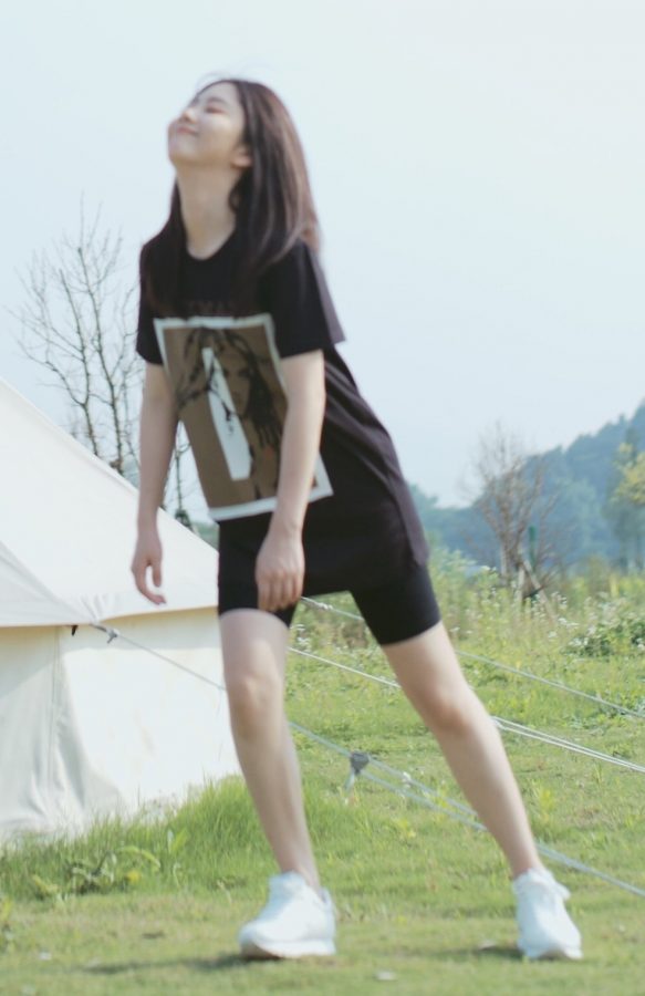 谭松韵纤细紧致的小腿(2/3)