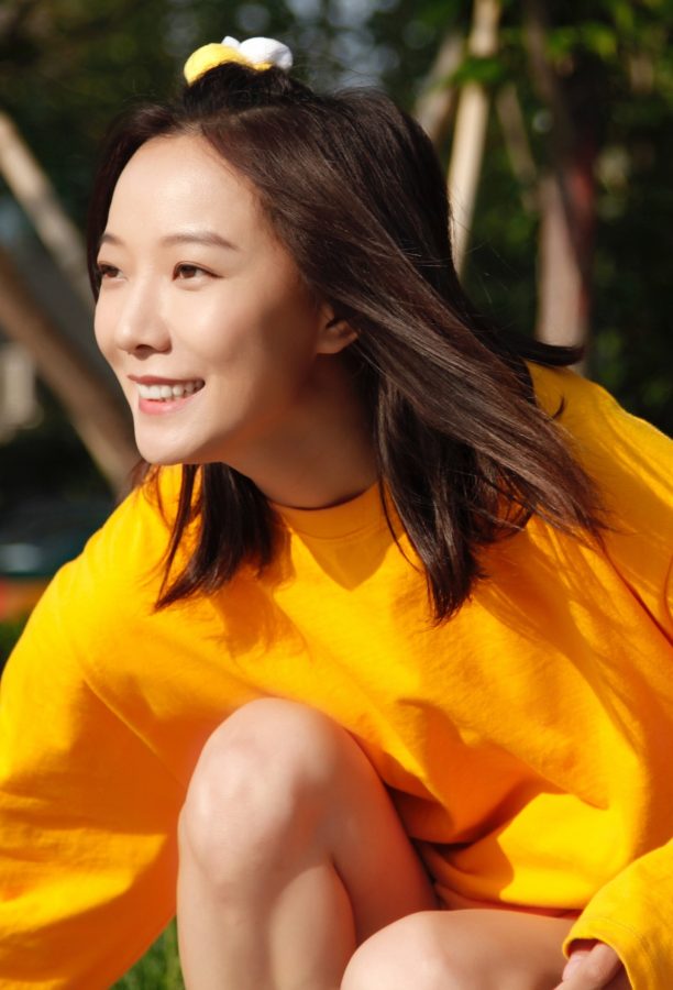 滑板美女王珞丹美腿光滑(2/4)