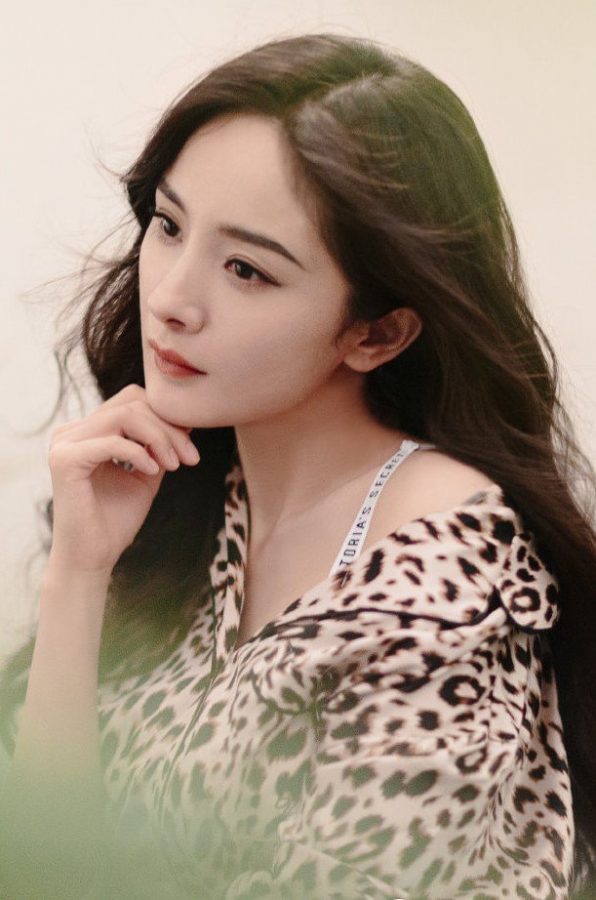 杨幂代言维多利亚的秘密配豹纹睡衣(4/12)