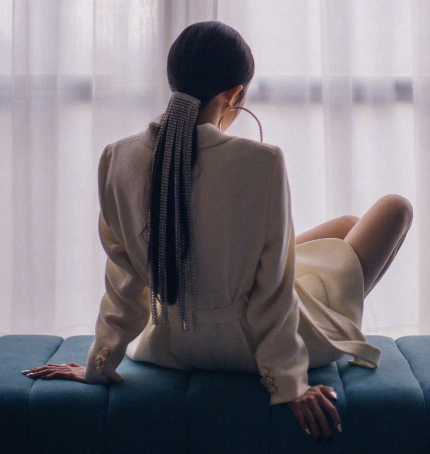 气质御姐杨幂光滑美腿干练纯美写真(3/8)