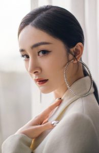 气质御姐杨幂光滑美腿干练纯美写真