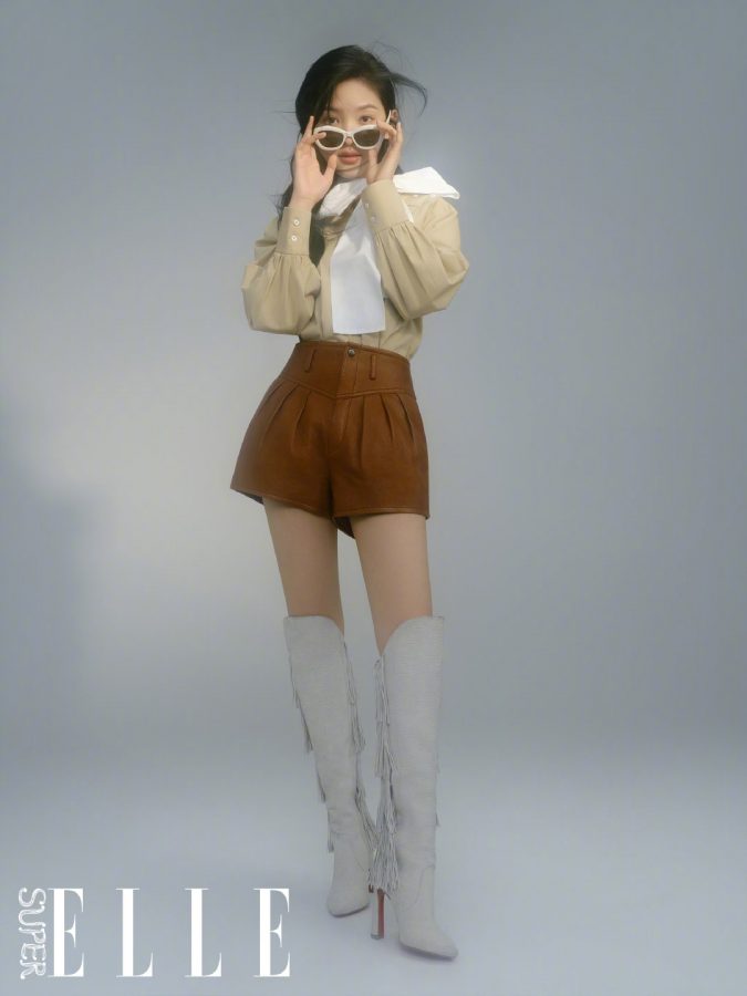 ELLE杂志长发美女章若楠的白腿照(3/3)