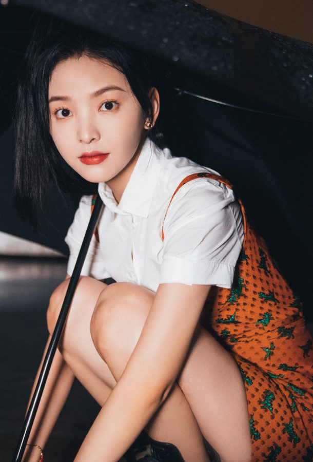 高马尾美少女章若楠夜拍写真图(2/4)